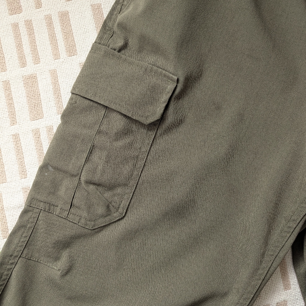 Under Armour | 34 x 32 | Loose Fit | Cargo Pant | Green - Picture 6 of 12